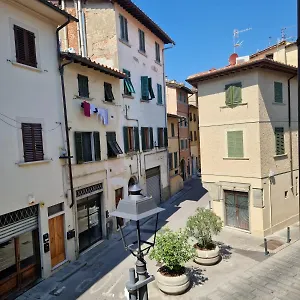 https://casa-leonardo-elisa.it-tuscanyhotel.com